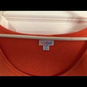 2 LulaRoe classic T shirts in 2xl